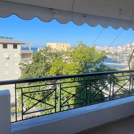 Xhemi'S Apartment Sarandë Esterno foto