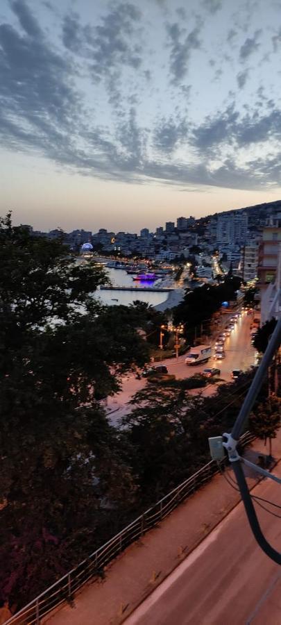 Xhemi'S Apartment Sarandë Esterno foto