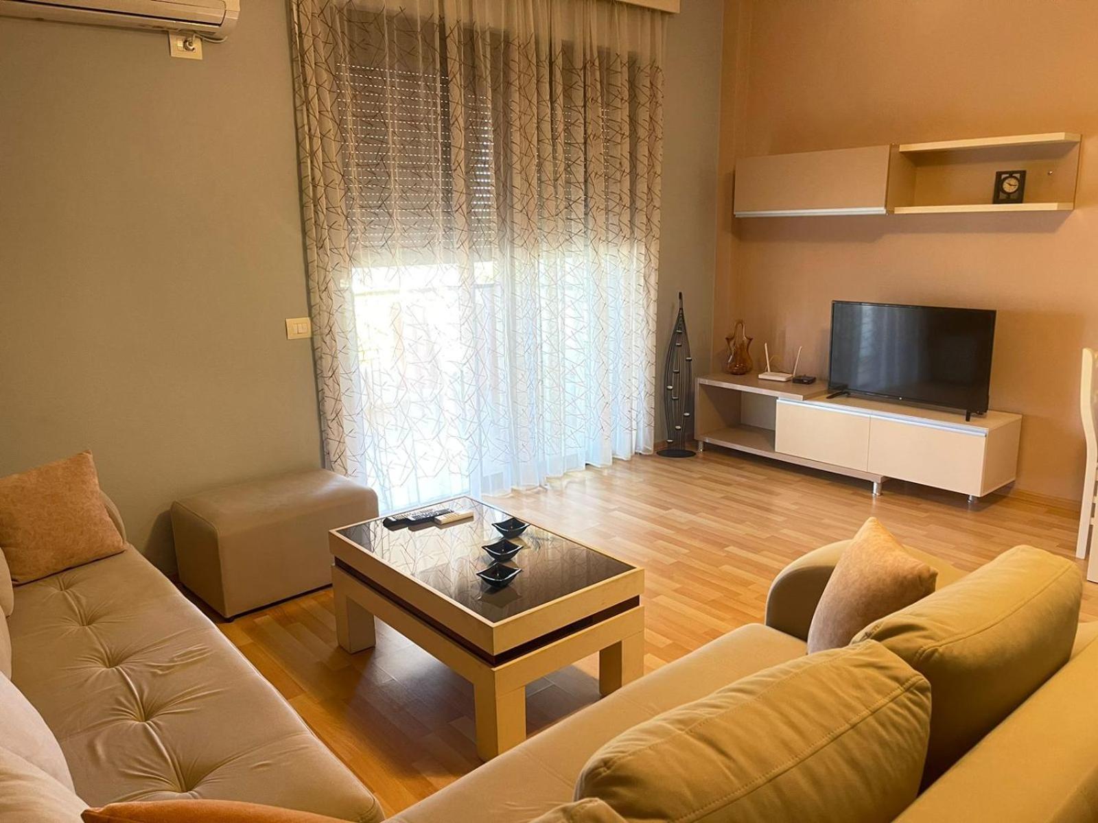 Xhemi'S Apartment Sarandë Esterno foto